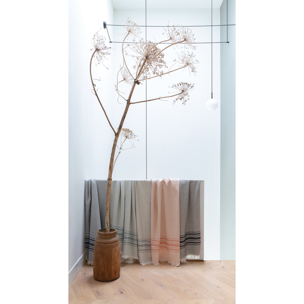 Ręcznik Hammam Ukiyo Yumiko AWARE™ 100x180 cm z haftem - Inne tekstylia z nadrukiem logo | VEBI - zdjęcie 6