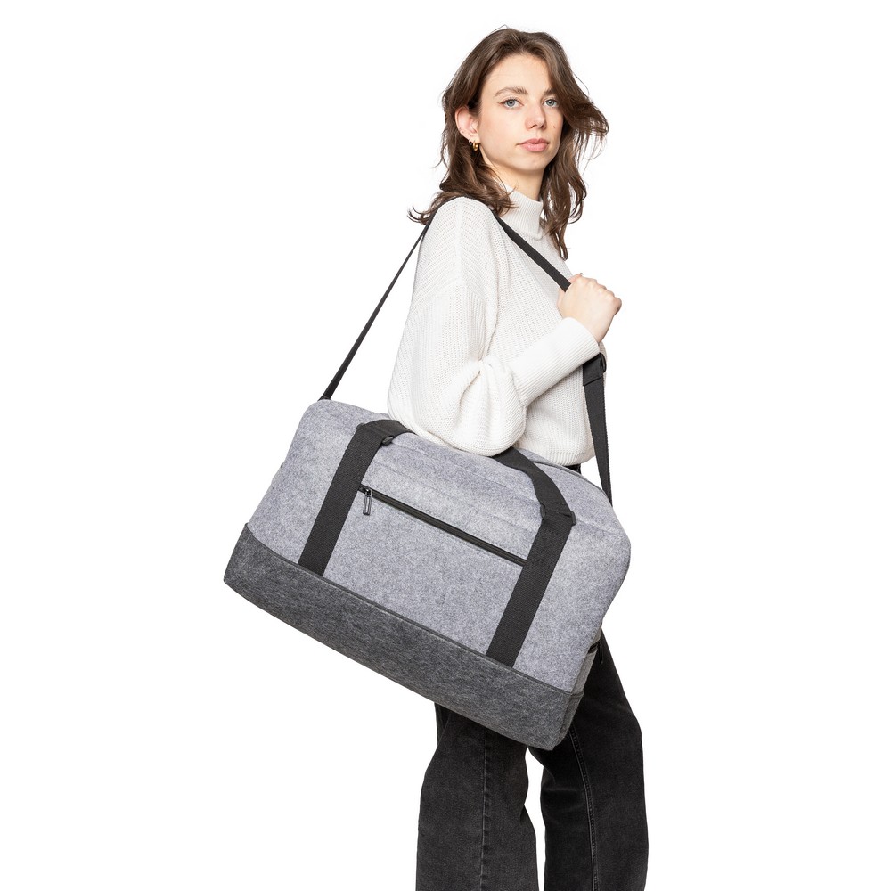 Torba podróżna z filcu RPET 30L – sportowy styl eko - Torby i walizki podróżne z nadrukiem logo | VEBI - zdjęcie 6
