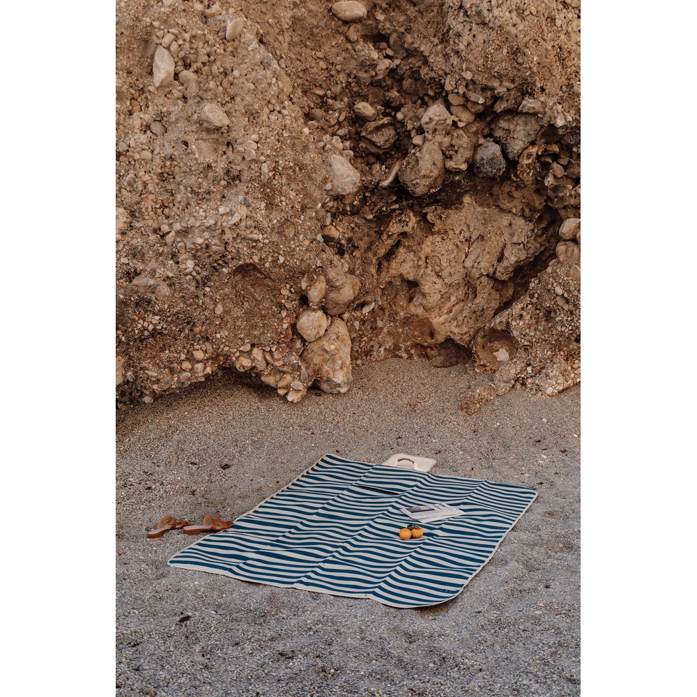 Ekologiczny koc piknikowy Alba z materiałów z recyklingu - zdjęcie 5