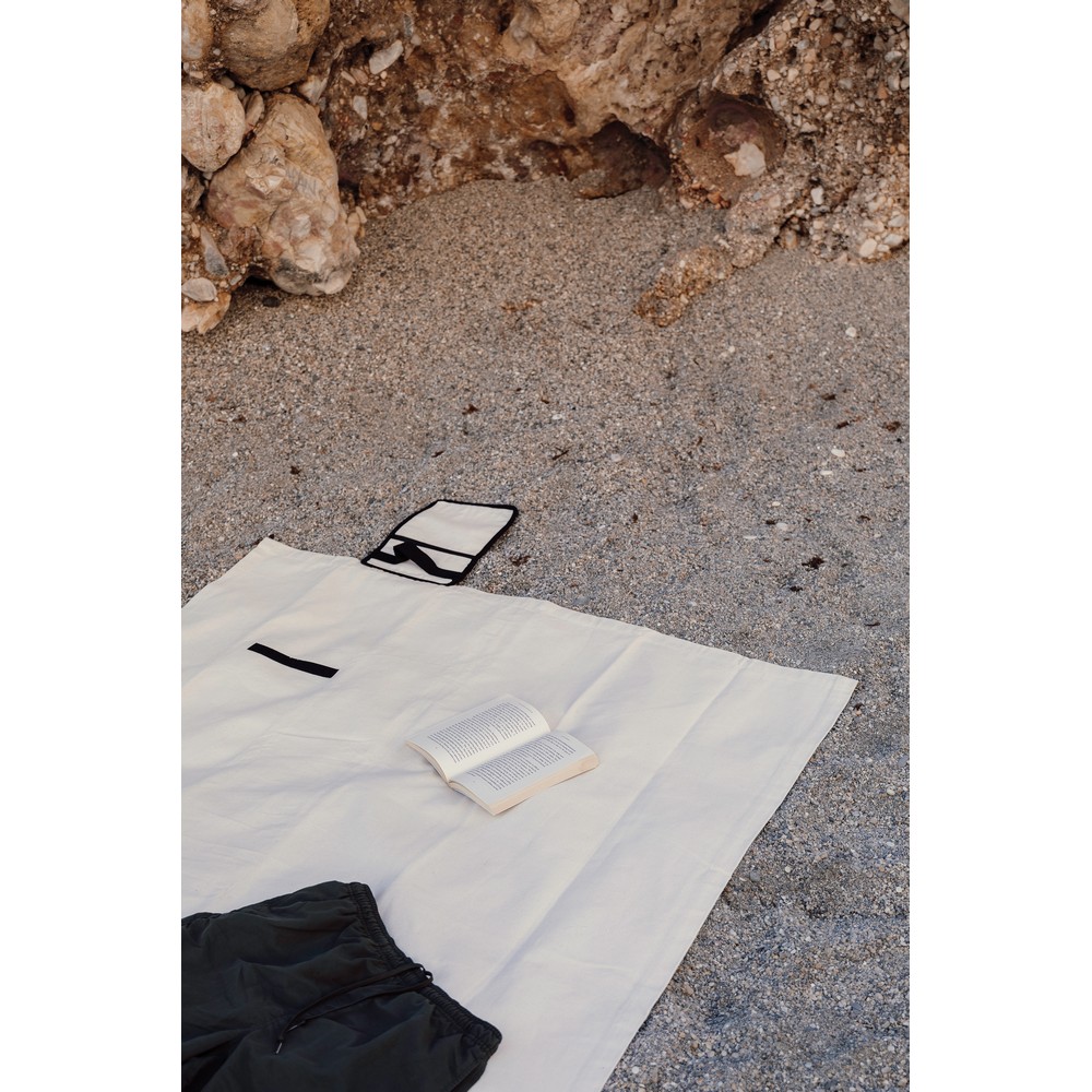 Ekologiczny koc piknikowy z recyklingu VINGA Volonne - zdjęcie 4