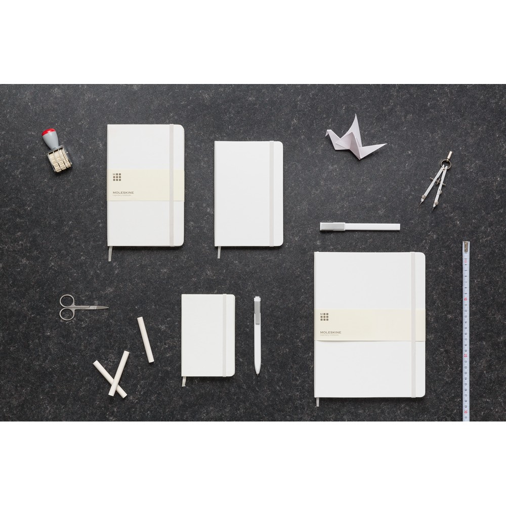 Notatnik MOLESKINE Medium z twardą okładką - 208 stron - Notatniki i notesy z nadrukiem logo | VEBI - zdjęcie 6
