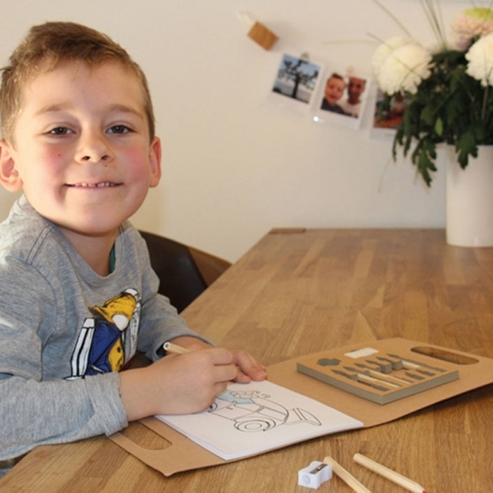 Zestaw kreatywny dla dzieci z kolorowanka i kredkami FORIO - zdjęcie 4