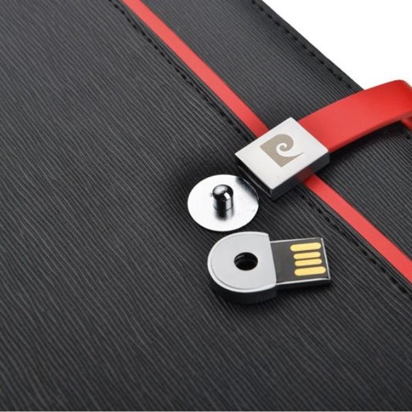 Biznesowy folder Pierre Cardin z notatnikiem i pendrive 8GB - Notatniki i notesy z nadrukiem logo | VEBI - zdjęcie 4